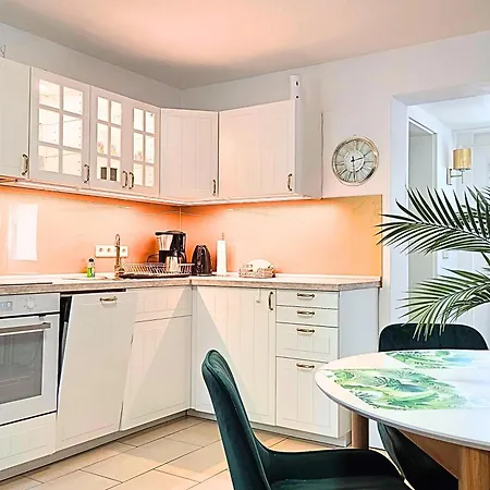 Gruene Oase Mit Eigener Terrasse Zwischen Altstadt Und Hafen #3 Apartment