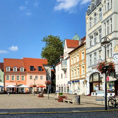 Gruene Oase Mit Eigener Terrasse Zwischen Altstadt Und Hafen #3 Senftenberg