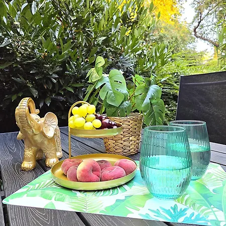 Gruene Oase Mit Eigener Terrasse Zwischen Altstadt Und Hafen #3 Appartamento