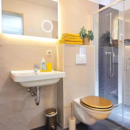 Apartment Gruene Oase Mit Eigener Terrasse Zwischen Altstadt Und Hafen #3 *