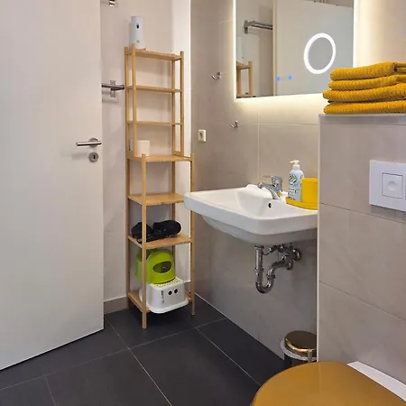 Gruene Oase Mit Eigener Terrasse Zwischen Altstadt Und Hafen #3 Apartment Senftenberg