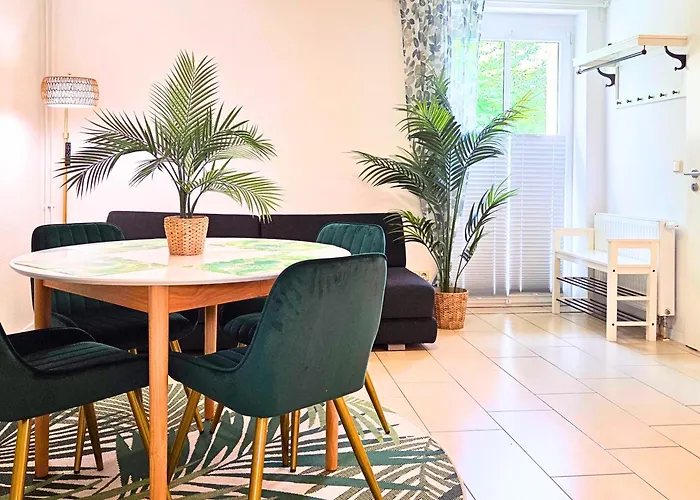 Lägenhet Gruene Oase Mit Eigener Terrasse Zwischen Altstadt Und Hafen #3 *