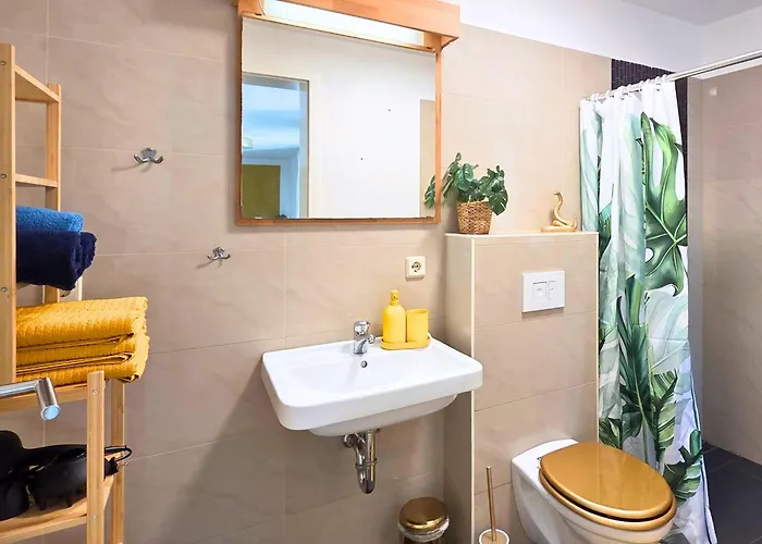 Gruene Oase Mit Eigener Terrasse Zwischen Altstadt Und Hafen #3 * ゼンフテンベルク